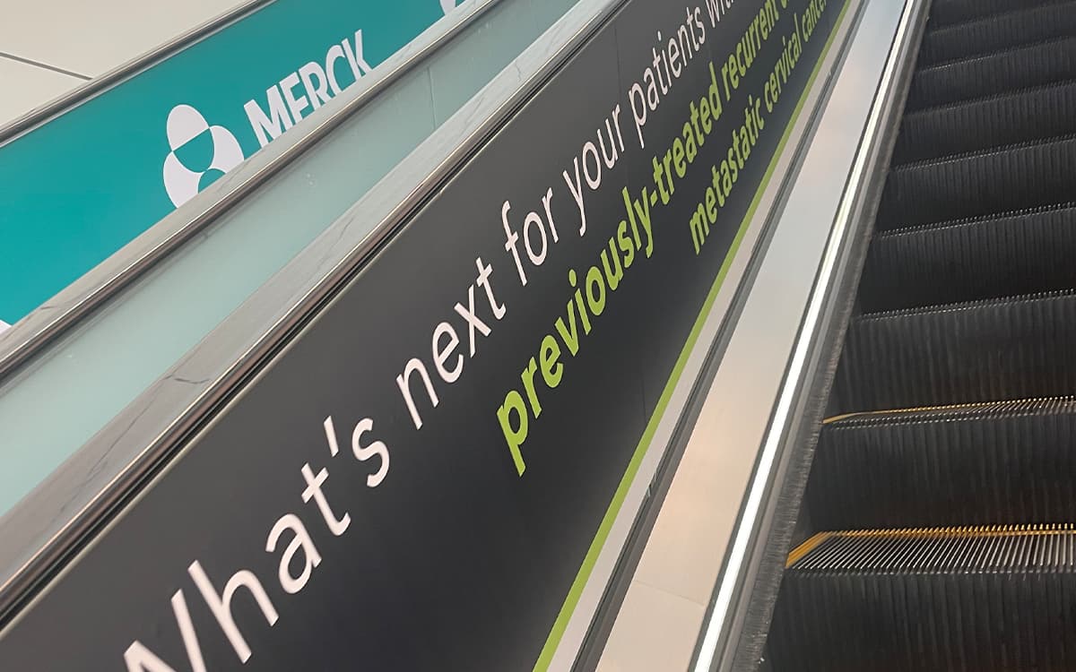 Escalator graphic wrap